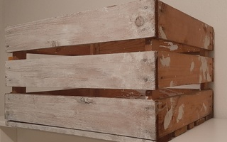 Vankka puinen laatikko esim. kukkalaatikko