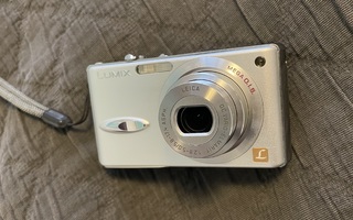 Panasonic Lumix DMC-FX8 -digikamera