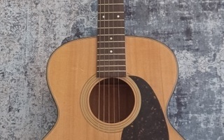 Aria ow-45 akustinen kitara