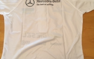 Mercedes Benz paita koko L naisten kokoa
