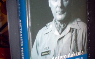 Antero Aakkula : Asetakista toiseen ( 1 p. 2002 ) Sis.pk:t