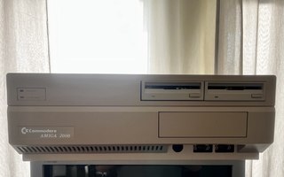 Amiga 2000 keskusyksikkö