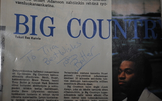 Big Country -yhtyeen nimikirjoitukset lehtikuvassa