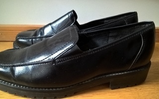 Mustat M-shoe Makers Kävelykengät / Nahkakengät - koko 37