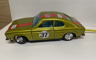 Vanha peltinen Ford Capri leluauto 60-luvulta