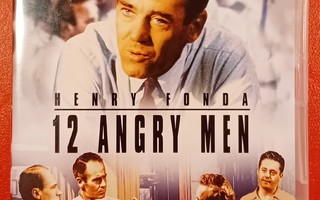 (SL) DVD) 12 Angry Men (1957) Valamiesten ratkaisu