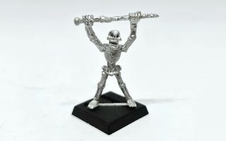 Warhammer Fantasy - Skeleton Undead figuuri (1985) [G33]