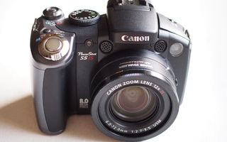 Canon Power Shot S5 is.