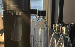 SodaStream Terra -hiilihapotuslaite (musta) + 4 Fuse-pulloa