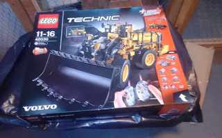 Lego Technic 42030