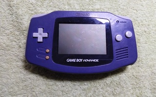 Nintendo Game Boy Advance (Viallinen) + peli