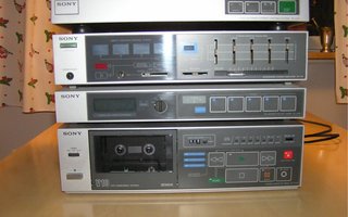 Vintage Sony Stereot ja levysoitin