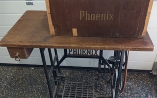 Phoenix Universal 29 ompelukone antiikkia