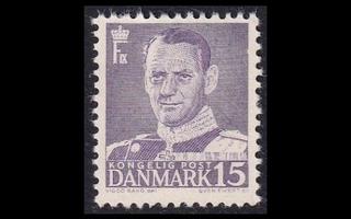 Tanska 303a ** Frederik IX 15 öre harmvioletti (1948)