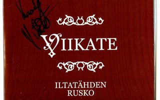 Kaarle Viikate tupla-single, Iltatähden Rusko, nimikirjoitus