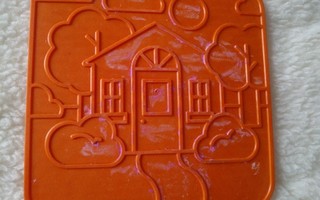 TUPPERWARE Piirrustuslevy : talo + tiiliseinä oranssi