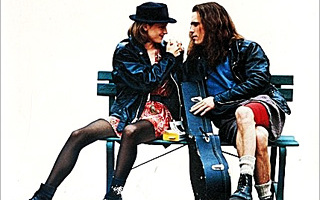Singles (1992) - grunge-aikojen musa/draama leffa, suomijulk