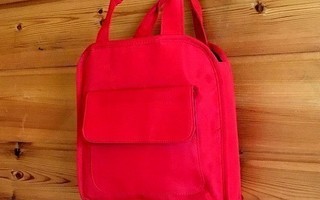 Kirkkaanpunainen käsilaukku