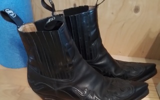 Sendran bootsit 46