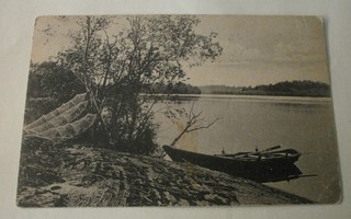 Lohja, järvenrantaa, vene, rysät kuivumassa, mv pk, p. 1922