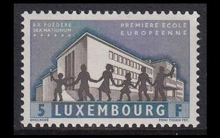 Luxemburg 621 ** Eurooppalainen koulu (1960)