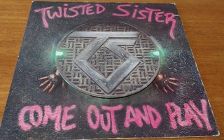 Twisted Sister – Come Out And Play