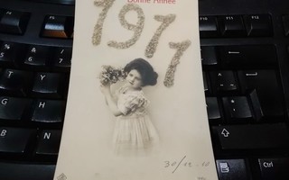 Kaunis Tyttö Vuosi 1911 PK44 ALE!