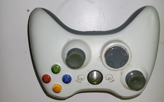 Valkoisenvärinen Xbox 360 wireless controller