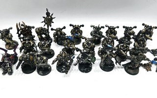 WH40K - 23kpl Chaos Space Marines figuureita [K105]