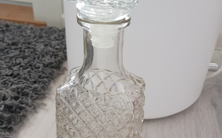 Vanha kaunis lasinen pullo / karahvi / lasipullo korkilla