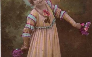 NAINEN / Kaunis tyttö empiremekossa, joulutervehdys. 1910-l.