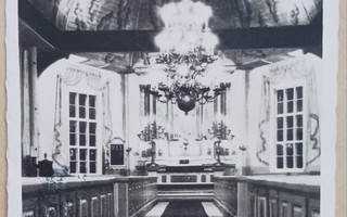 Uusikaarlepyy, kirkko sisältä, alttari, saarnastuoli p. 1935