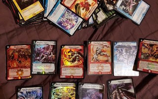 Duel Masters kortteja noin 283kpl