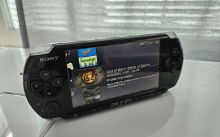 Sony PSP konsoli 128gb muistikortilla