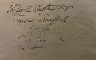 The Delta Rhythm Boys nimikirjoitukset paperilla