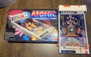 Tomy : Atomic Pinball peli