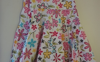Kaunis kukkakuvioinen SNOOPY-mekko, koko 110 cm