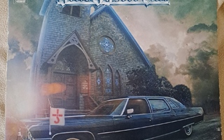 BLUE ÖYSTER CULT : ON YOUR FEET OR ON YOUR KNEES    2-LP