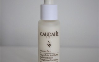 Matkakokoinen Caudalie Vinoperfect Radiance seerumi 10ml