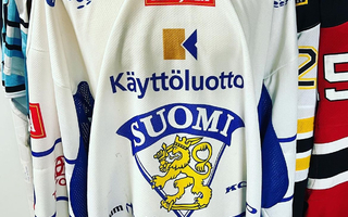 Petteri Nummelin game worn