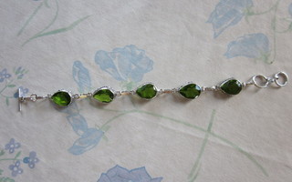 Hopeoitu rannekoru, vihreä, 15,5-18 cm