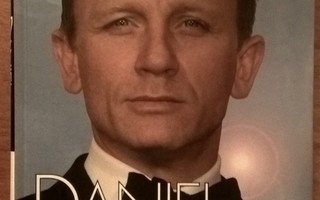 Sarah Marshall: Daniel Craig - Mies James Bondin takana