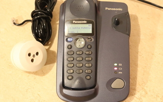 Vanha Panasonic lankapuhelin, johdoton luuri