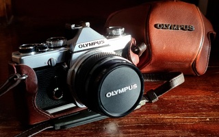 Olympus OM 1 + 50mm F1.4