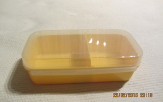 Tupperware Kvartetti 980ml tilanjakajalla, keltainen, uusi