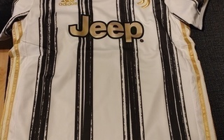 Uusi käyttämätön Juventus pelipaita, koko M