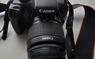 Canon eos 1100D ja kameralaukku