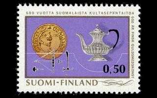 696 ** Kultasepäntaito (1971)