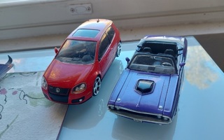 1/24 VW golf mk5 gti 2007 ja 1/24 Dodge challenger 1970 r/t