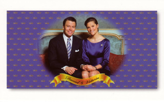 Daniel & Victoria, kruunukuviointi taustalla (isohko kortti)
